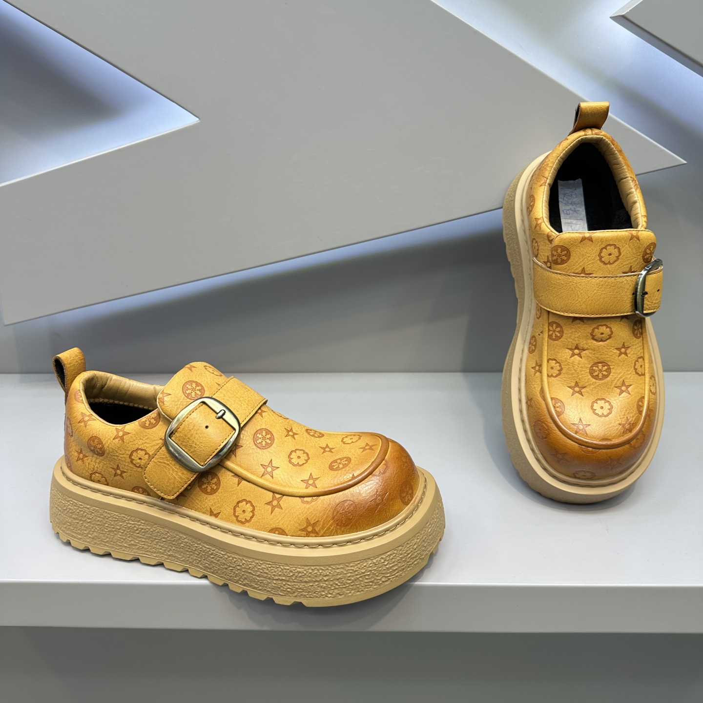 增高皮面一脚蹬高颜值爆款男鞋