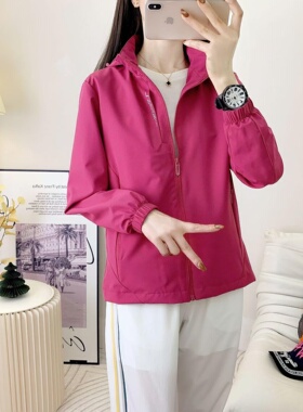 春装女款2026年开春新款外套美式复古宽松休闲运动户外夹克冲锋衣