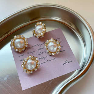 2025年新款法式优雅珍珠耳钉复古高级感独特小众无耳洞耳夹耳饰女