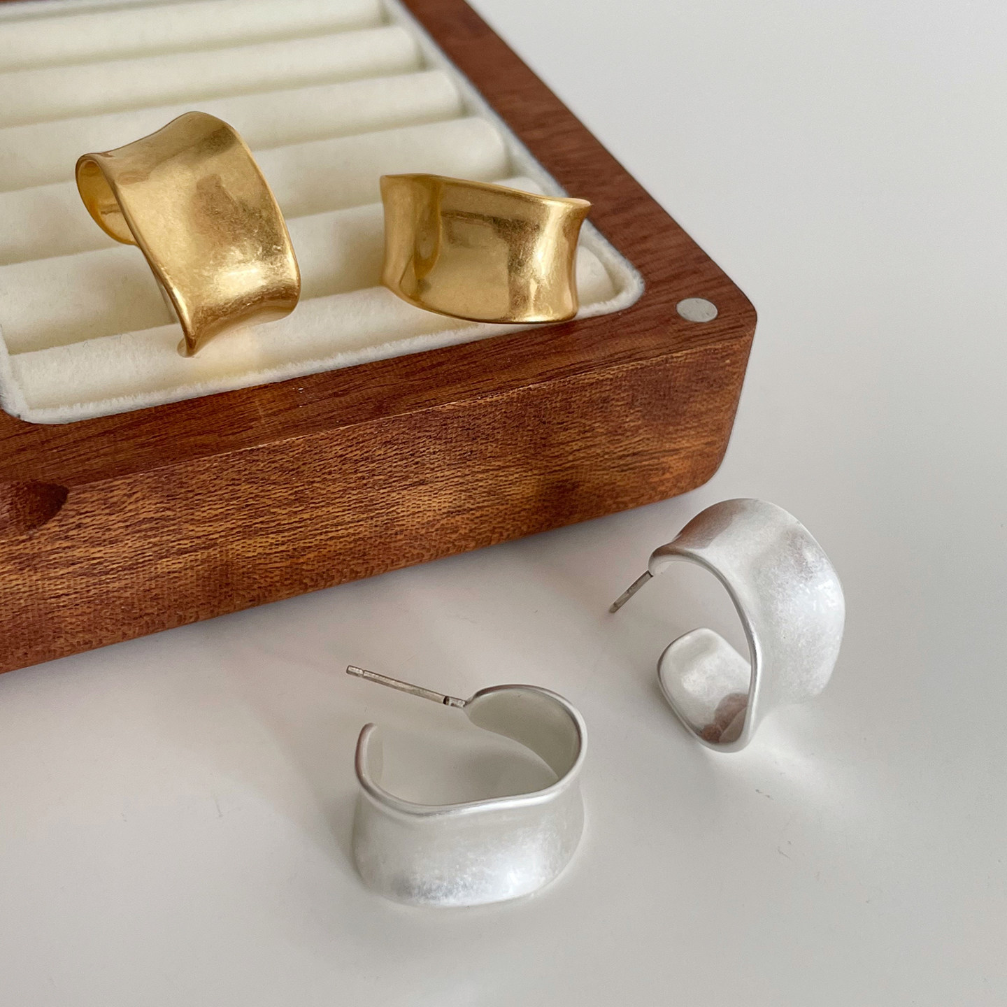 松本惠奈同款冷淡风不规则c型做旧哑光亮面金色银色耳环925银针女,饰品/流行首饰/时尚饰品新,耳环,淘宝优惠券,粉丝福利购,淘宝优惠卷