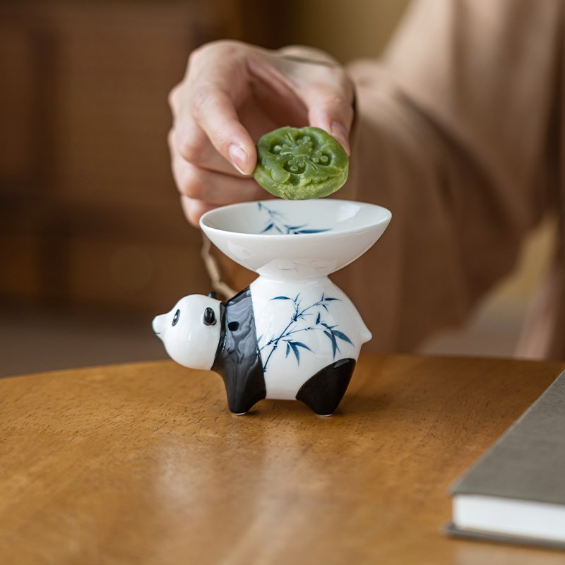 优选白瓷手绘熊猫茶点q盘创意卡通果盆可爱陶瓷味碟干果盘点心.