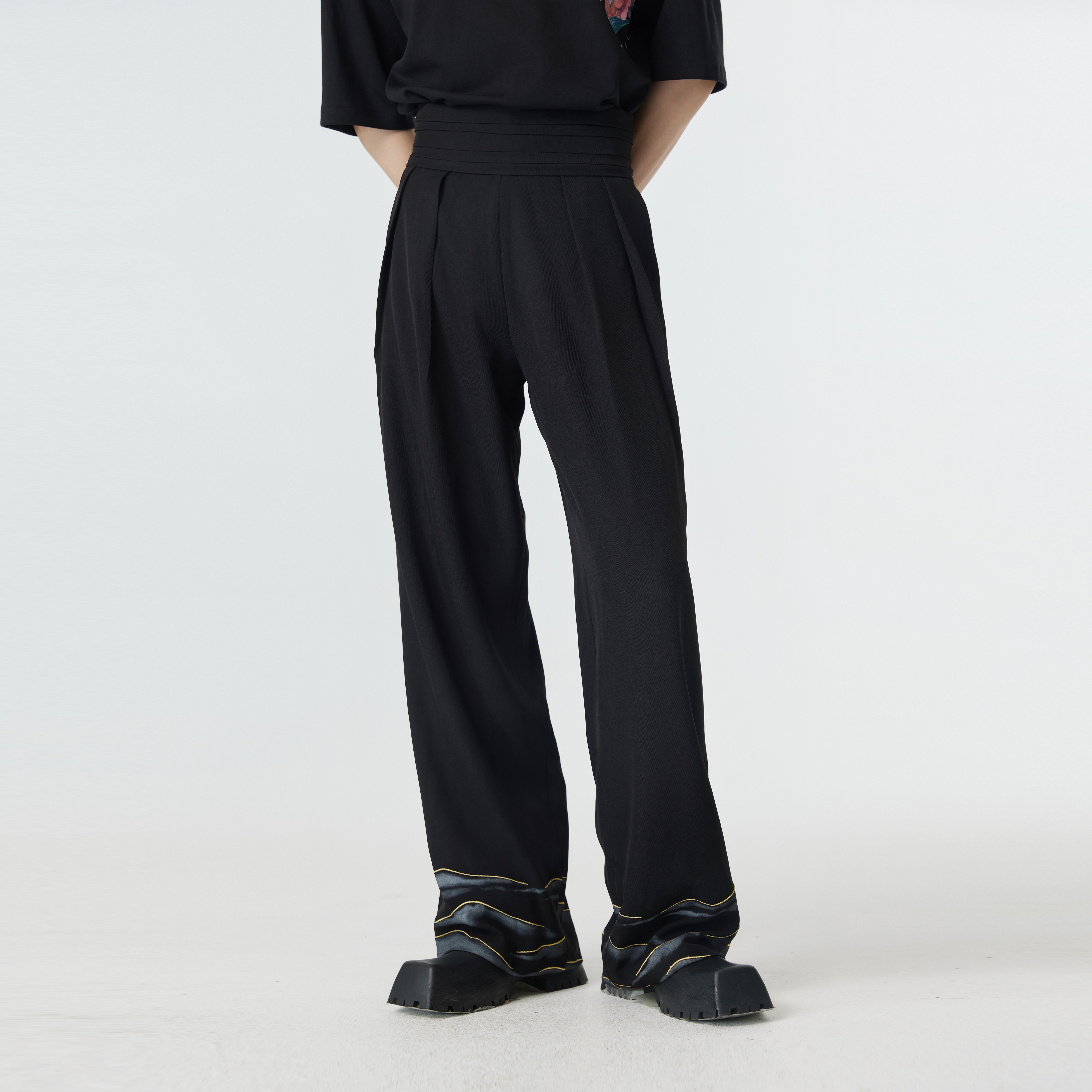 CNEW楚念贰问24SS黑色多褶高腰裤脚印花金线山水刺绣显瘦宽松长裤