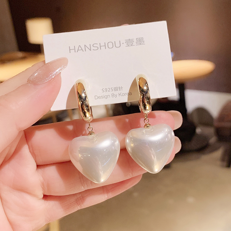 网红复古珍珠心形耳饰品