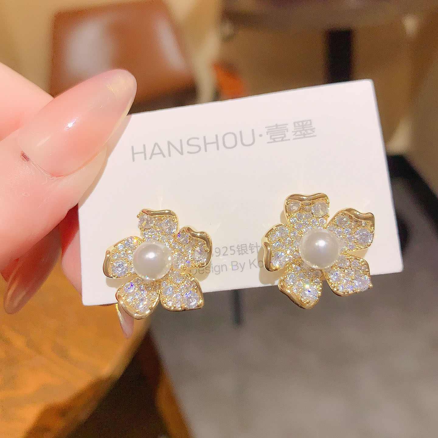 轻奢时尚高级感耳饰微镶锆石花朵耳钉女精致百搭超闪耳环2026新款