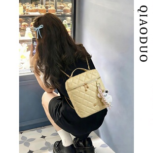 精致超火黄色双肩包包女2026新款高级感轻奢小众通勤韩系链条背包