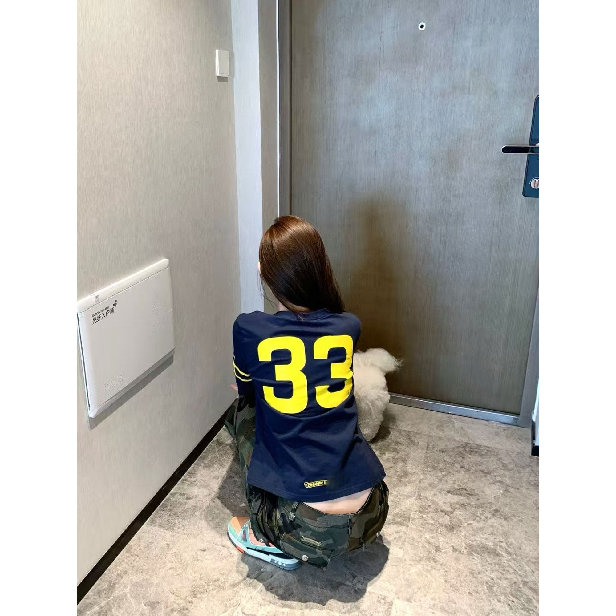 OHIOHI 25春夏 梵文数字印花美式复古辣妹拼色显瘦短袖t恤上衣