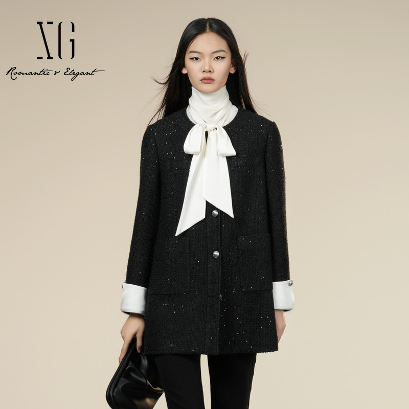 XG/雪歌XK407016A790 黑拼接翻边设计毛呢外套中长款圆领大衣女装