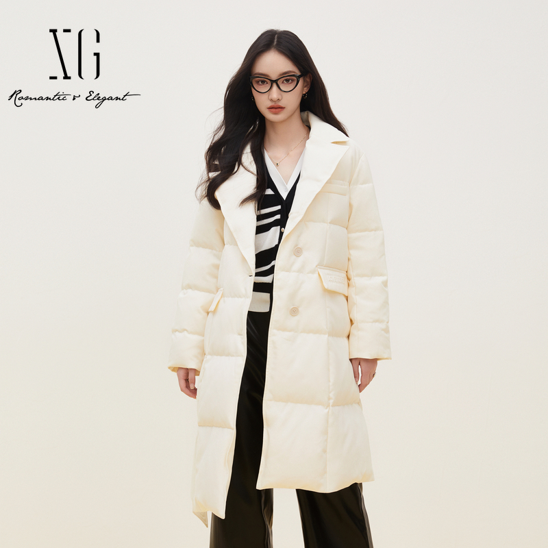 XG雪歌长款加厚白鸭绒羽绒服2024冬季新款浅米色字母花长袖外套女