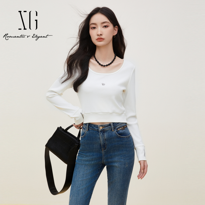 XG雪歌创意蜗牛印花长袖T恤2024秋季新款通勤简约白色圆领上衣女