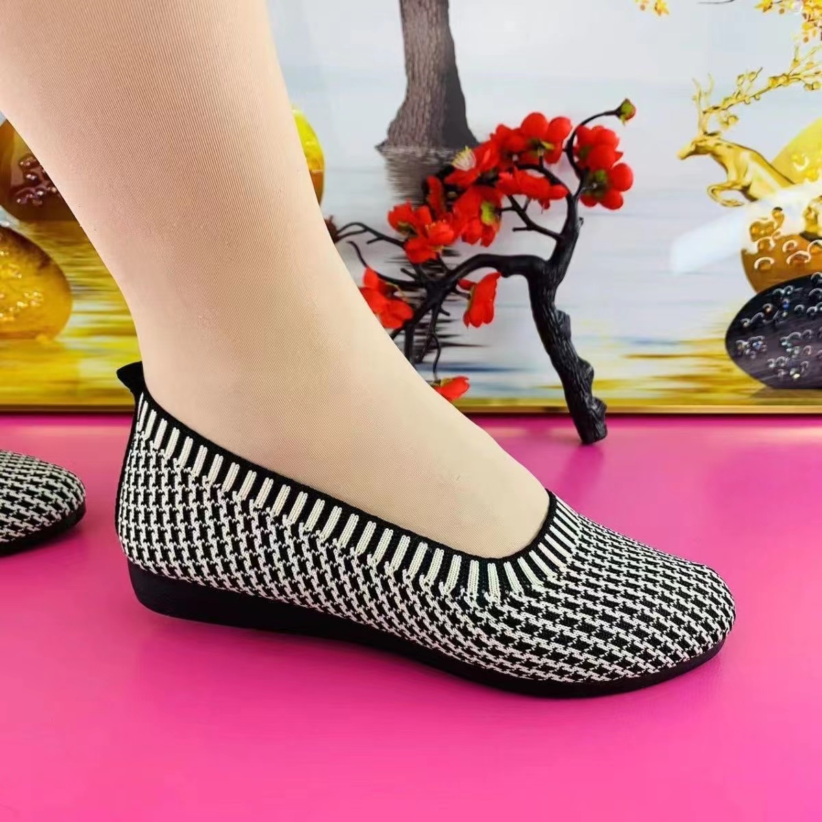 2025秋季新款轻便平底圆头透气豆豆鞋浅口软底舒适妈妈网面布鞋女,女鞋,传统布鞋,淘宝优惠券,粉丝福利购,淘宝优惠卷