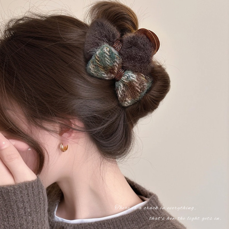 秋冬蝴蝶结抓夹女高级感2025新款毛绒盘发夹后脑勺鲨鱼夹夹子头饰,饰品/流行首饰/时尚饰品新,发饰,淘宝优惠券,粉丝福利购,淘宝优惠卷
