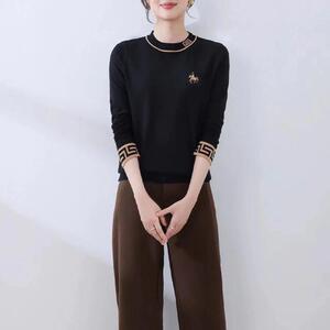 秋冬季新款英伦风简约百搭时尚针织打底衫羊毛衫长袖圆领女士毛衣