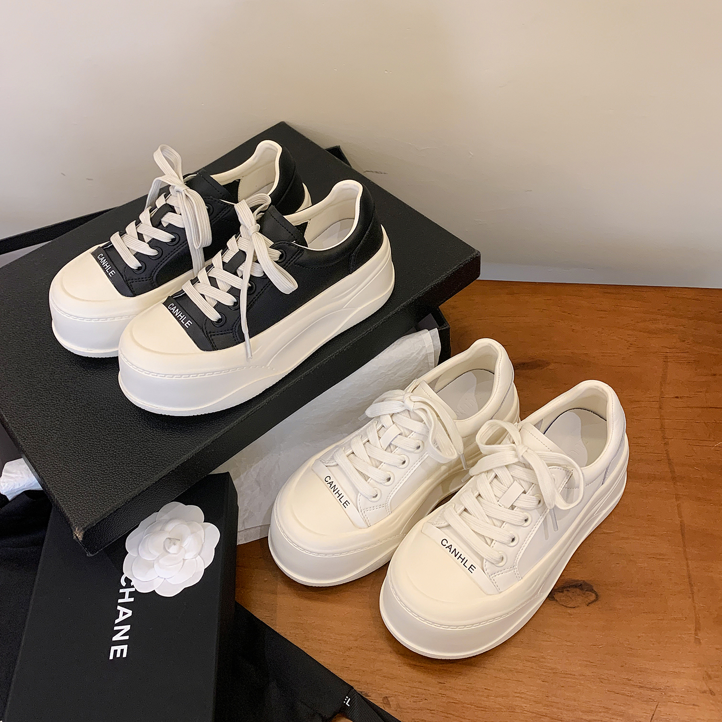 一三良品秋季皮面增高厚底小白鞋2025新品软底松糕厚底百搭板鞋女