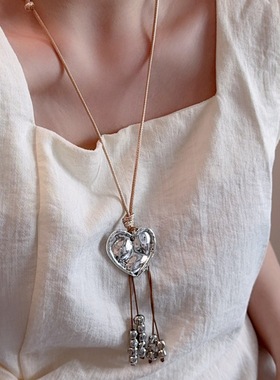 波西米亚风复古做旧爱心吊坠项链女小众设计感长款毛衣链百搭颈链