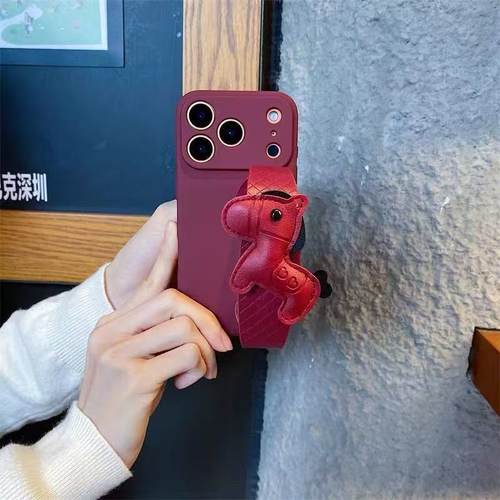 适用小米17软硅胶酒红小马腕带