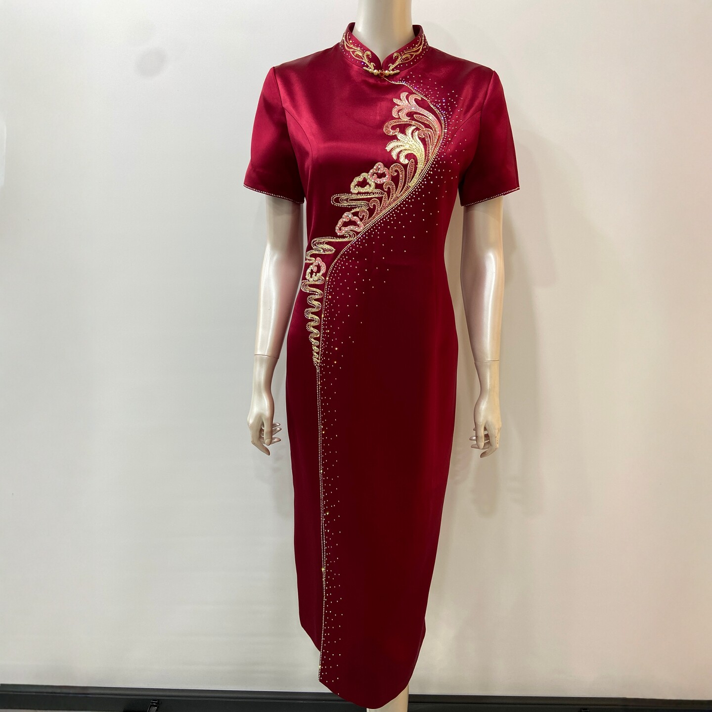 高贵刺绣珠花醋酸旗袍改良喜妈妈婚宴装敬酒礼服丈母娘喜宴连衣裙