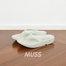 现货 THE SOLOIST. X OOFOS FLIP FLOP 宫下贵裕标语舒缓人字拖