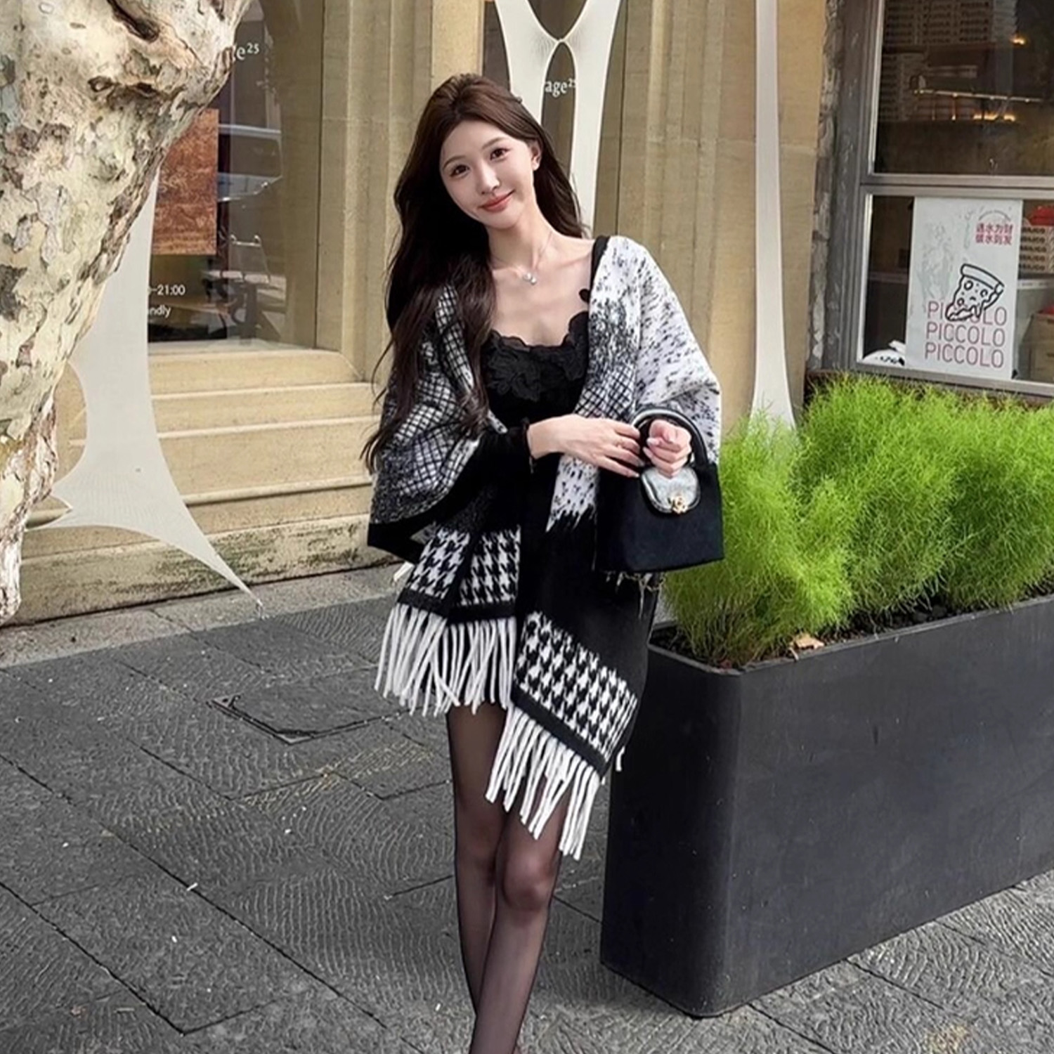 韩版千鸟格披肩外搭女2025新款秋冬高级感流苏披风超大斗篷围巾