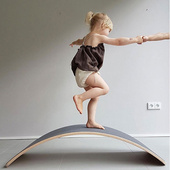 极速瑜伽板弯板跷跷板平衡宝宝弯曲木儿童拉筋聪明板幼儿木质弯曲