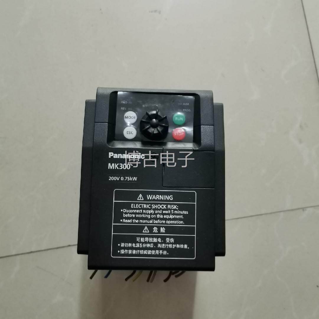 松下变频器amk3000p72单相200v输入0.75kw实图拍摄成色好 二手