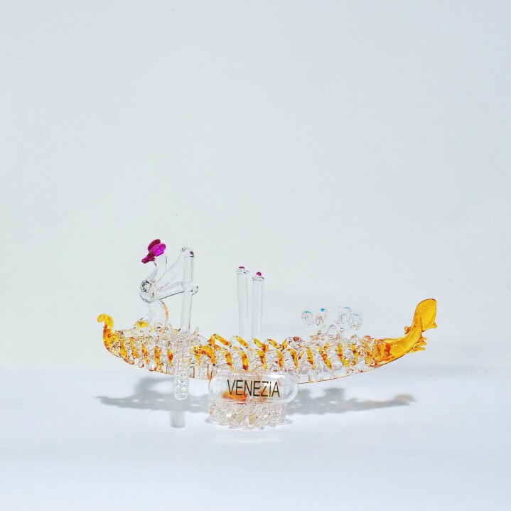 이탈리아 대외 무역 보트 유리 장식 집을 떠나지 않고도 베니스 기념품과 선물을 구입할 수 있습니다