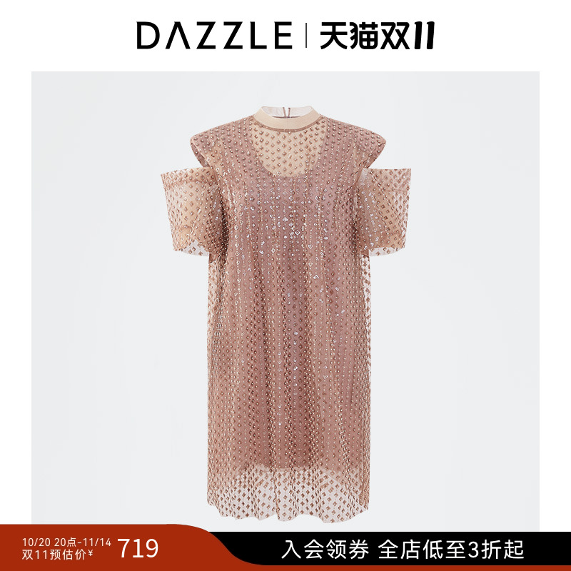 绣珠片	垫肩设计	露肩设计
