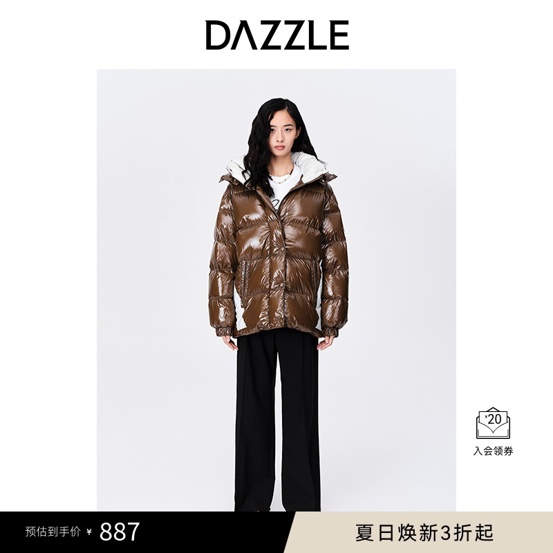 撞色设计	LOGO印花	连帽设计