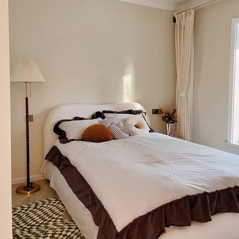 现代简约羊羔绒布艺床主卧北欧软床次卧儿童房公主床网红床可拆洗