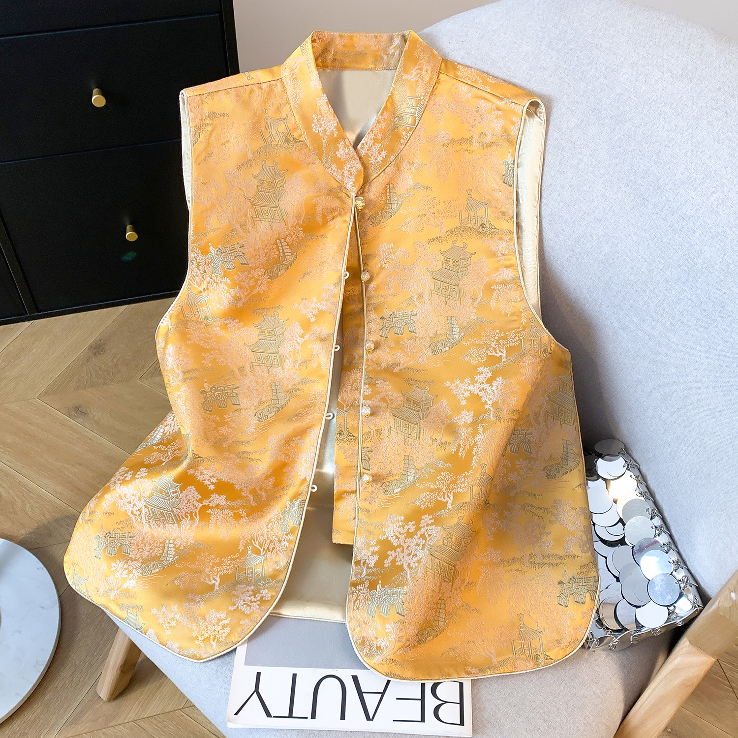 实拍新中式新款国风古典立领缎面提花刺绣复古上衣高级感马甲开衫