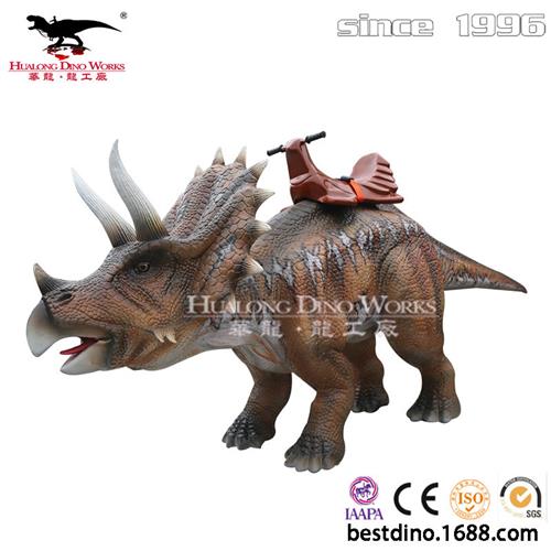 节庆乘骑腕龙三角龙甲龙景区游乐场儿童乘骑行走的仿真恐龙小车