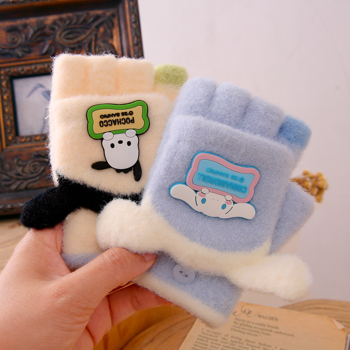 玉桂狗儿童写字手套男孩冬季保暖翻盖露五指女孩酷洛米中大童半截