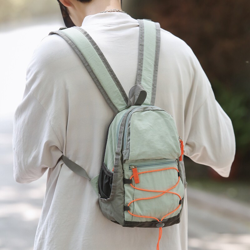 户外旅行双肩包女轻便小巧登山包徒步爬山小背包撞色运动骑行书包