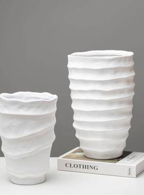 现代欧创几何树RZK脂黑白花瓶客厅茶几波浪大意口花北器软装家居