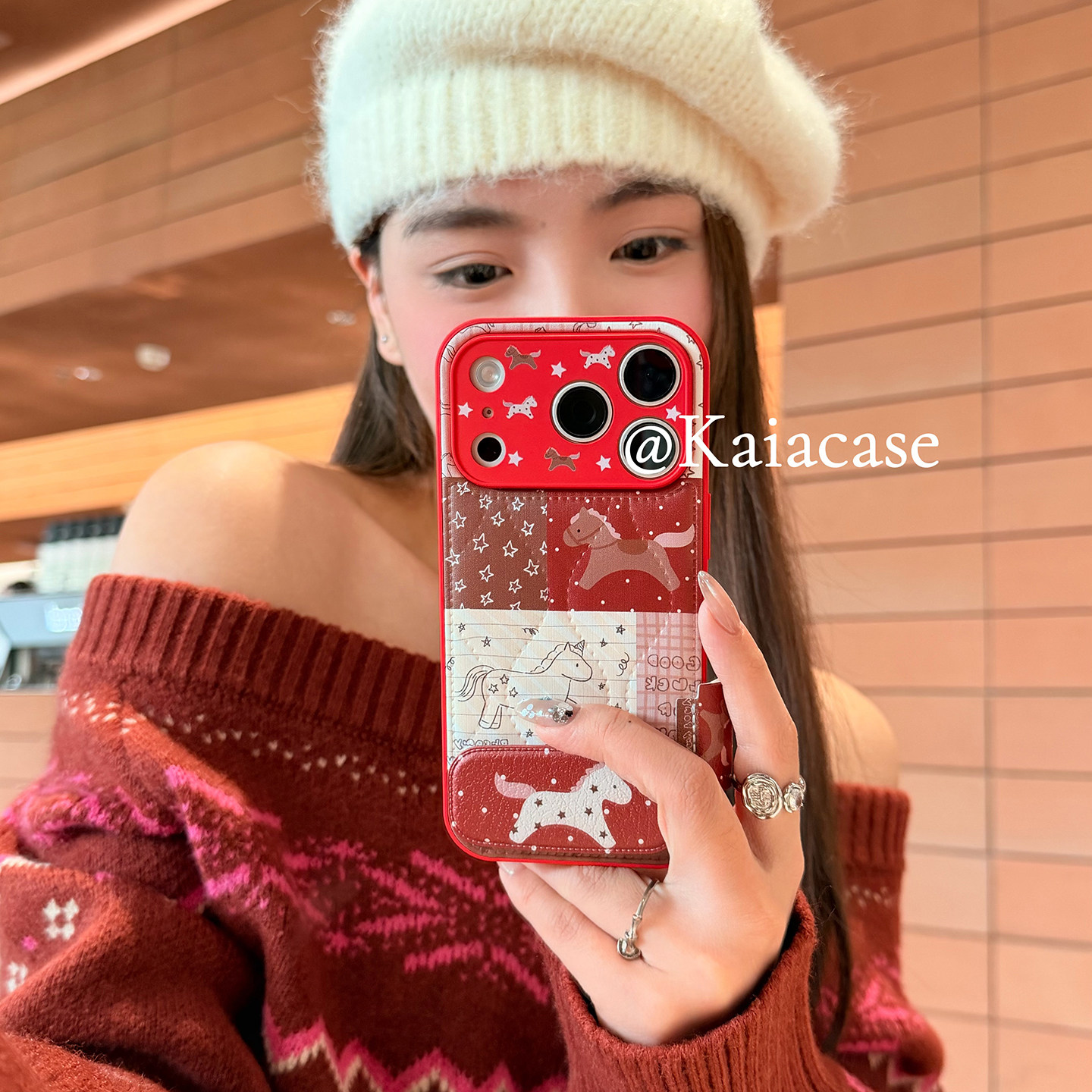kaia 新年红拼接格纹小马标签适用苹果17promax手机壳iphone16pro新款13女14pro支架15pro皮质12防摔11手机套,3C数码配件,手机保护套/壳,淘宝优惠券,粉丝福利购,淘宝优惠卷