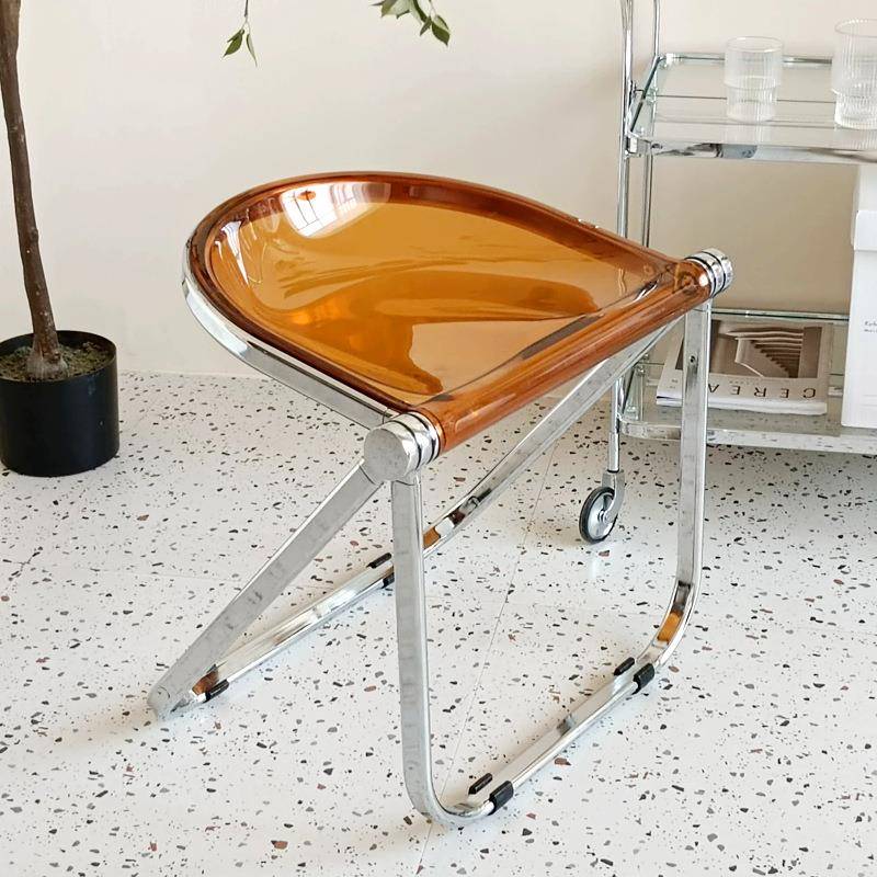 北欧中古可折叠椅子家用透明ins办公休闲餐椅亚克力创意化妆凳子