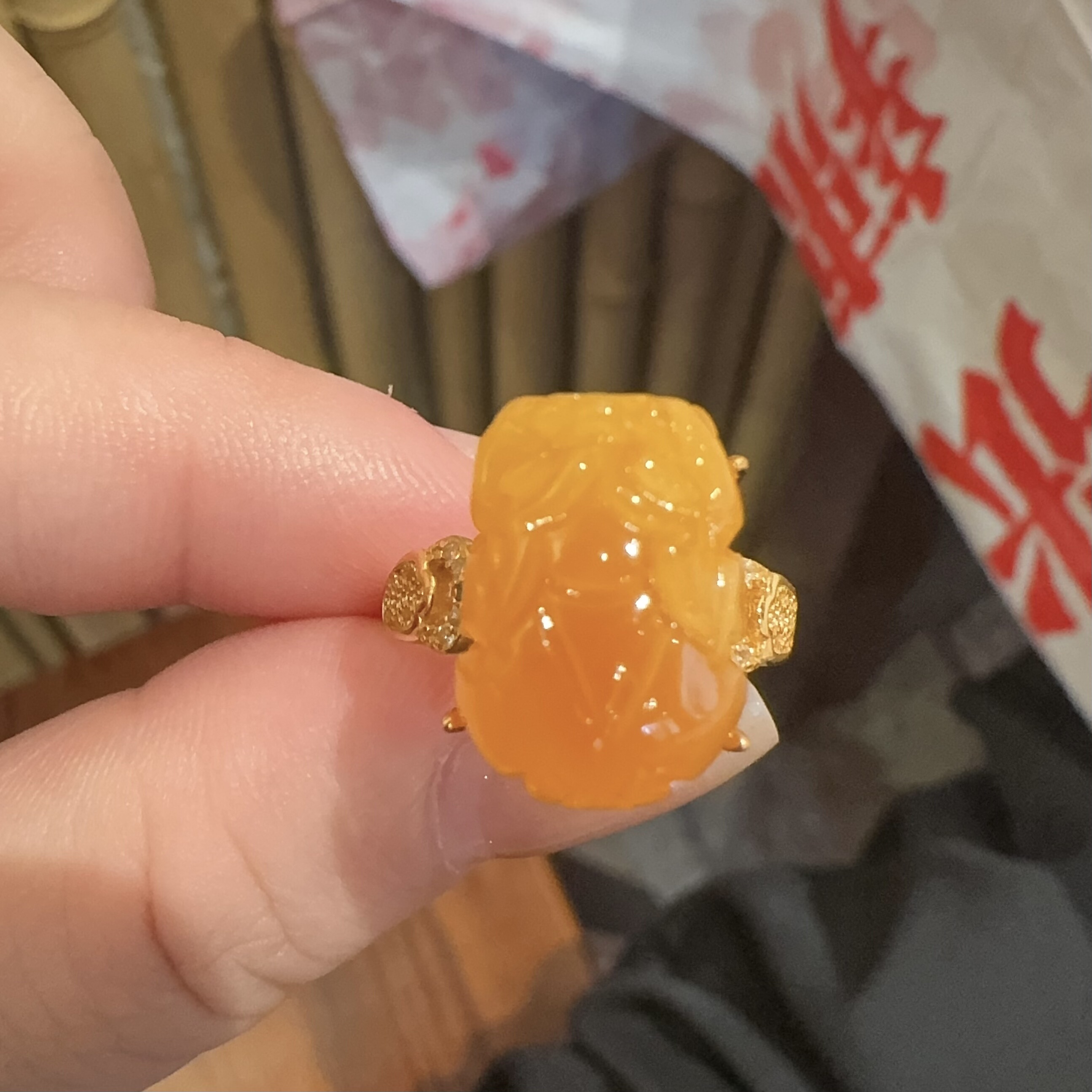 鸡油红蜜蜡貔貅纯银戒指