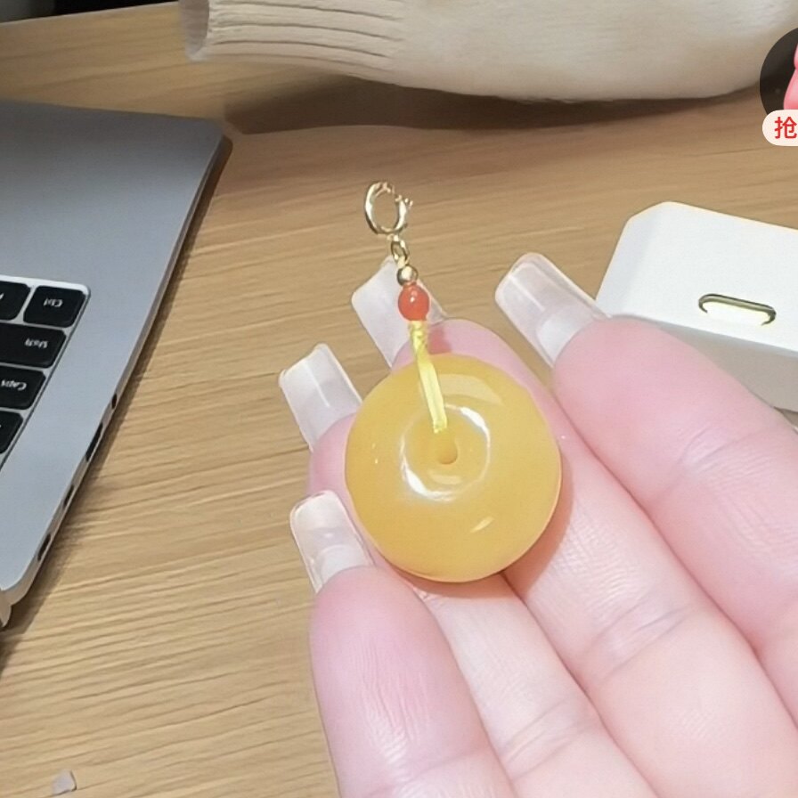 蜜蜡平安扣吊坠
