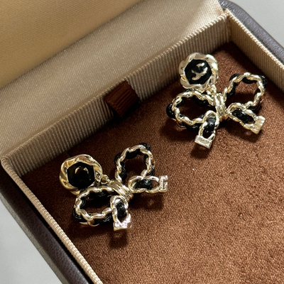 小香风小牛皮蝴蝶结耳环