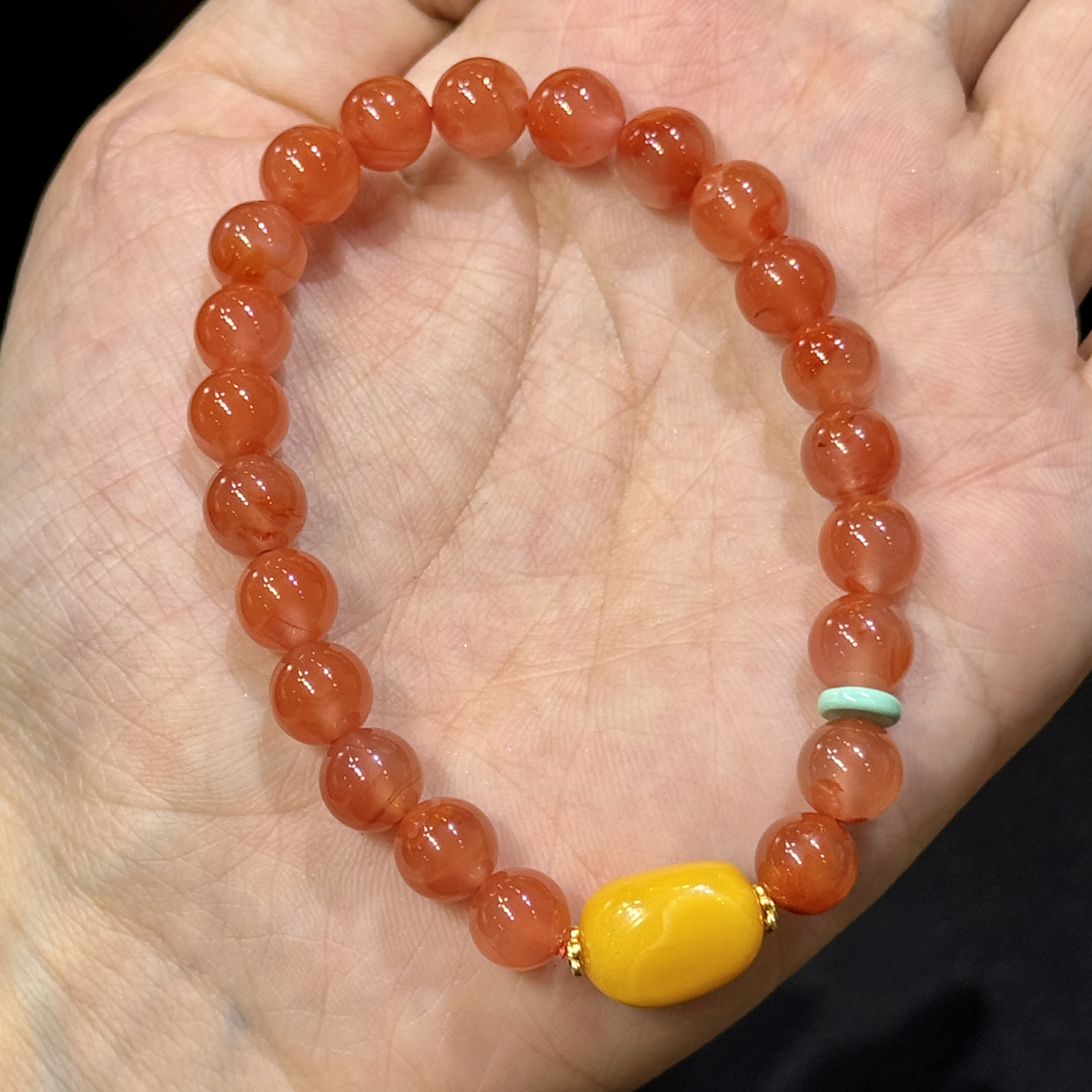 蜜蜡火焰纹飘花南红手链