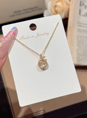 跨境日韩简约项链蝴蝶吊坠小众百搭设计感锁骨链圆形饰品精致项链