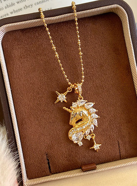 18k真金电镀锆石本命年小马项链新中式锁骨链轻奢高级感毛衣链女