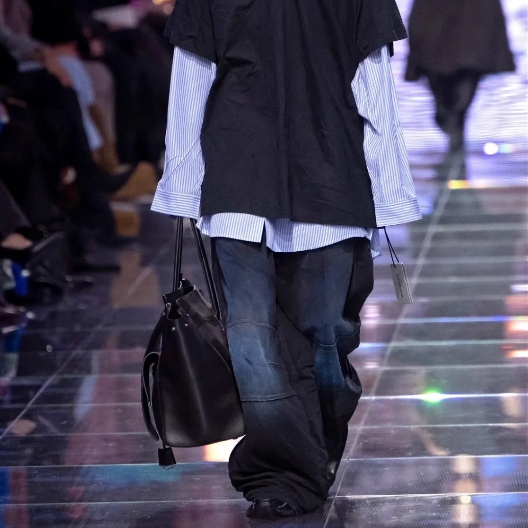 解构拼接破坏抽绳牛仔裤