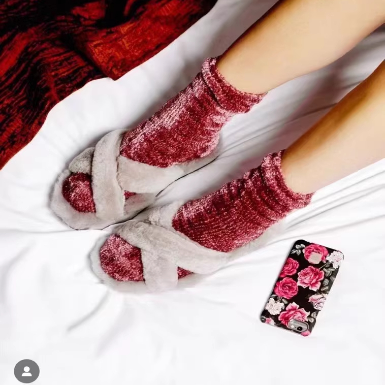 轻奢UGX加厚加绒中筒袜纯棉袜