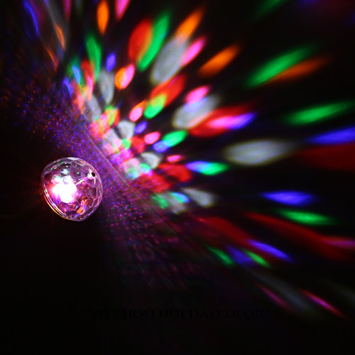 无聊了！迪斯科一下！七彩魔球灯