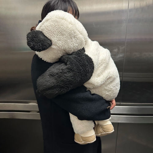 小月龄宝宝初冬衣服加绒保暖卡通可爱婴儿冬装连体衣熊猫外出爬服