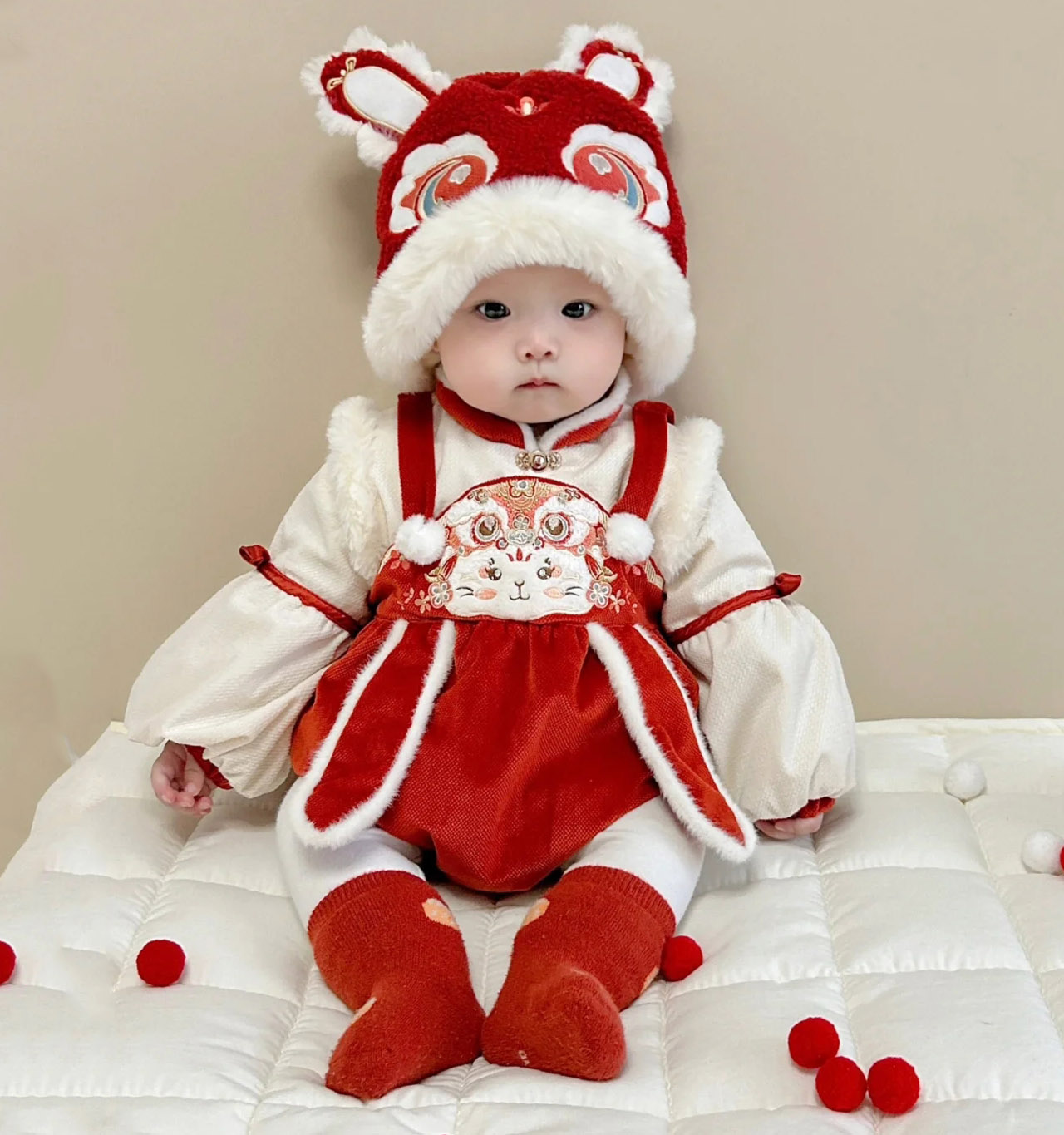 婴幼儿2023兔子年服哈衣可爱超萌