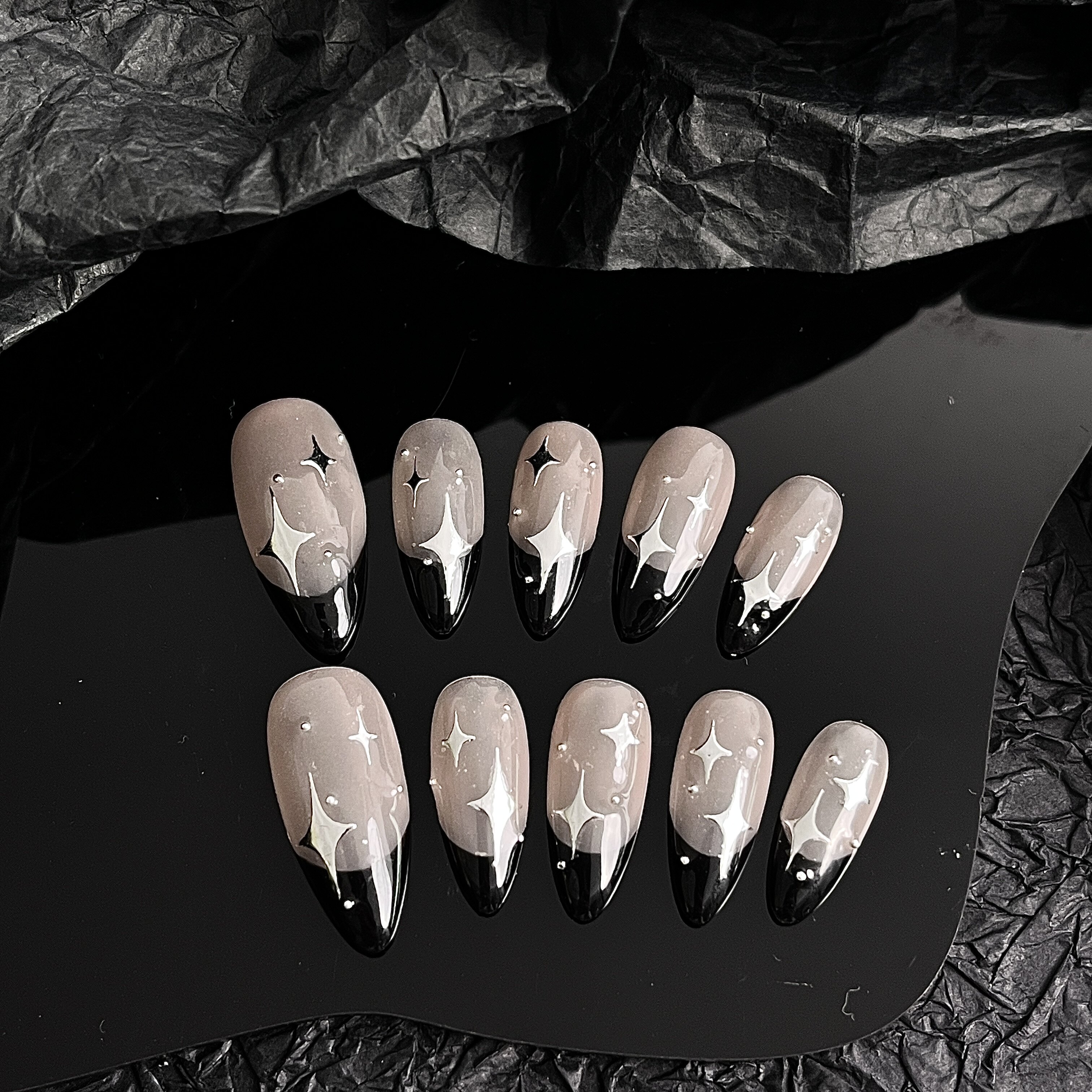 四芒星|千禧辣妹黑色星星法式手工晕染美甲碎钻网红爆款穿戴甲