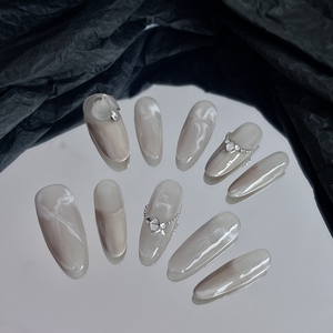 月疏|风靡ins美甲子列奶白晕染手绘法式手工穿戴甲钻石链条美甲