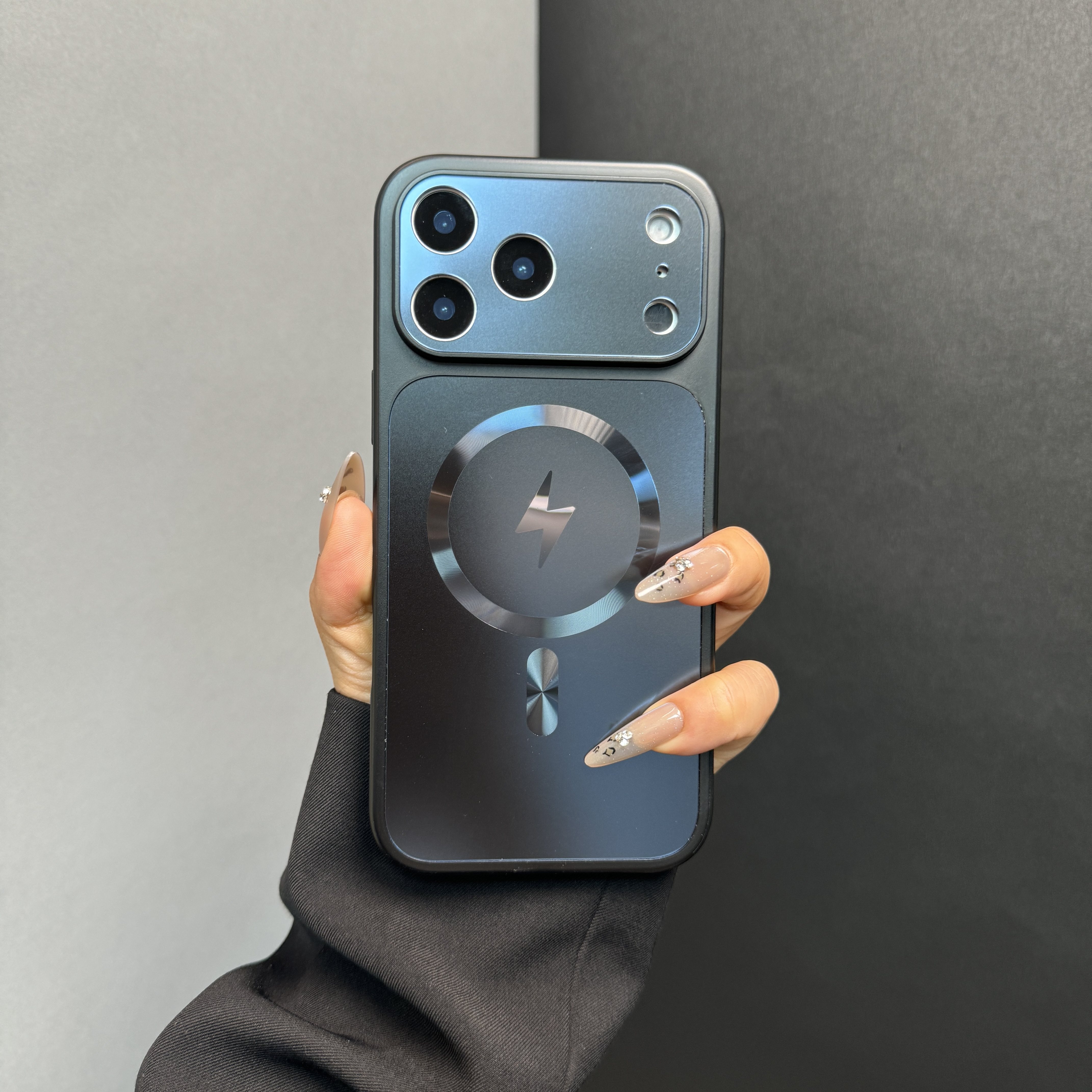经典黑散热适用苹果17promax手机壳新款iPhone17pro四边网孔透气16pro可磁吸充电15高级感秒变17大视窗14防摔