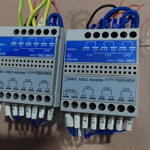 议价IDEC和泉安全继电器，EB3C-R03DN， 成色完好可维修